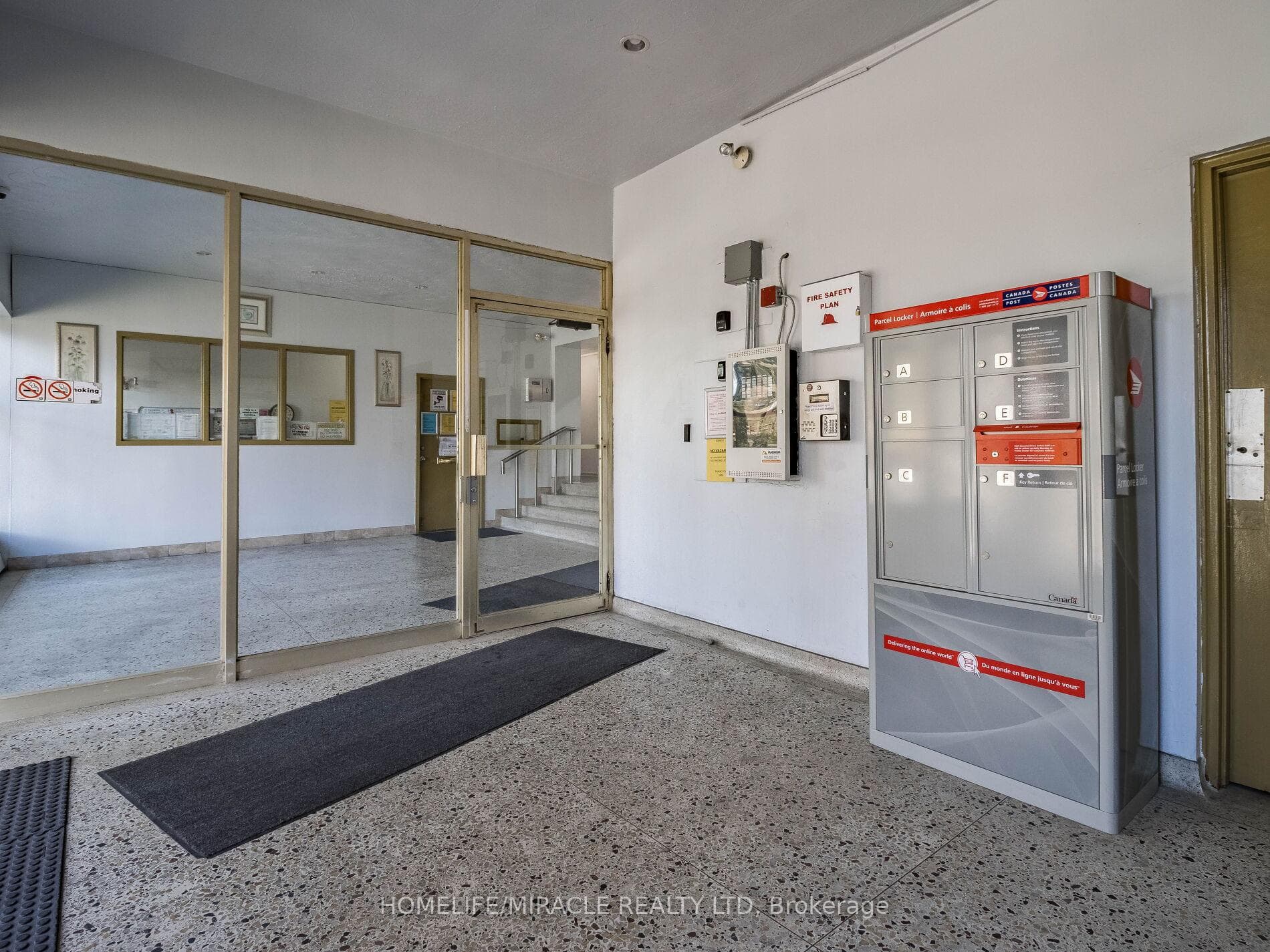 1651 VICTORIA PARK Avenue Unit 808 photo 16