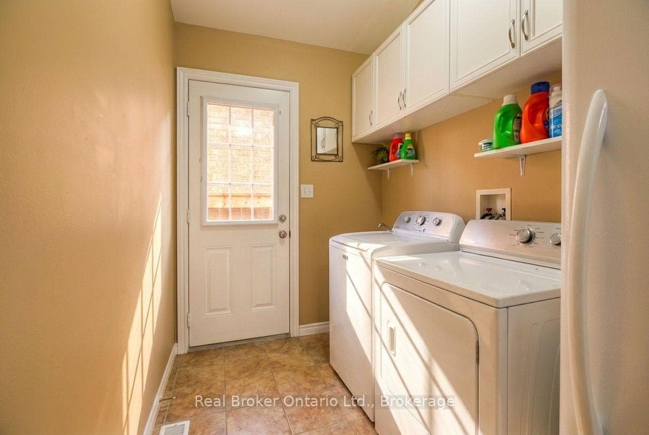 51 Sundance Crescent photo 14