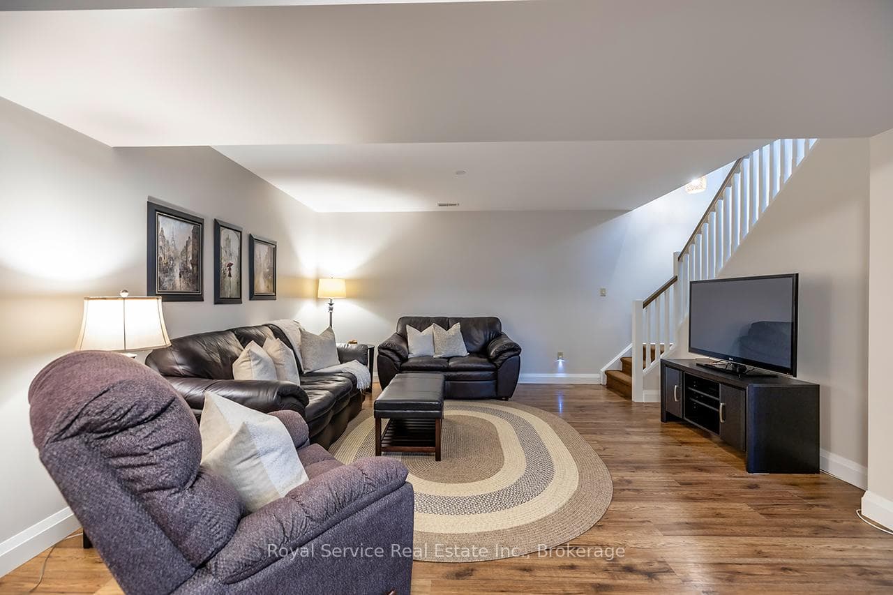 709 Carveth Drive photo 28