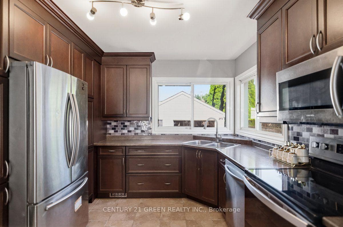 506 Niagara Street photo 16