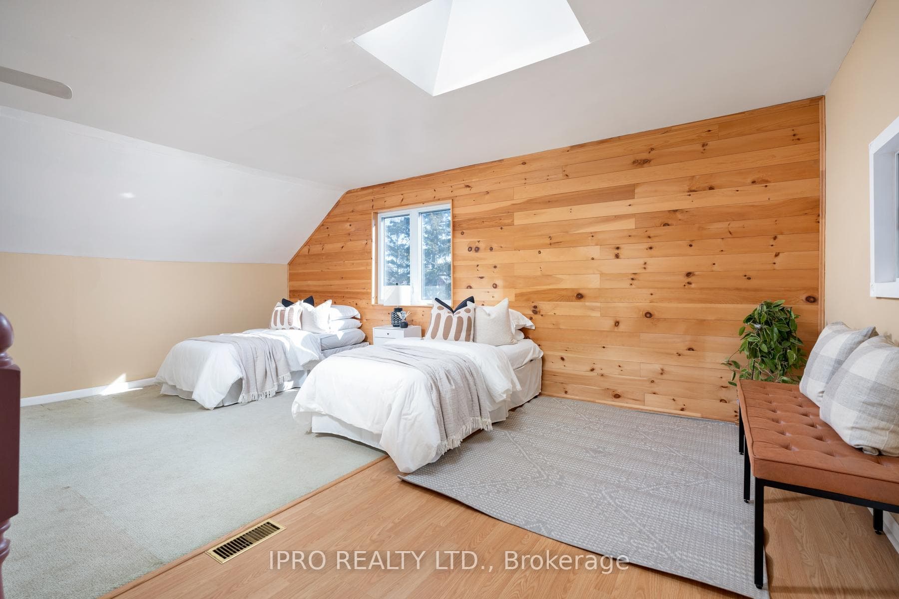 440 Jones Avenue photo 29