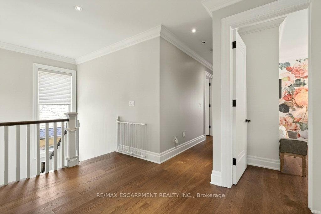 195 Pomona Avenue photo 19