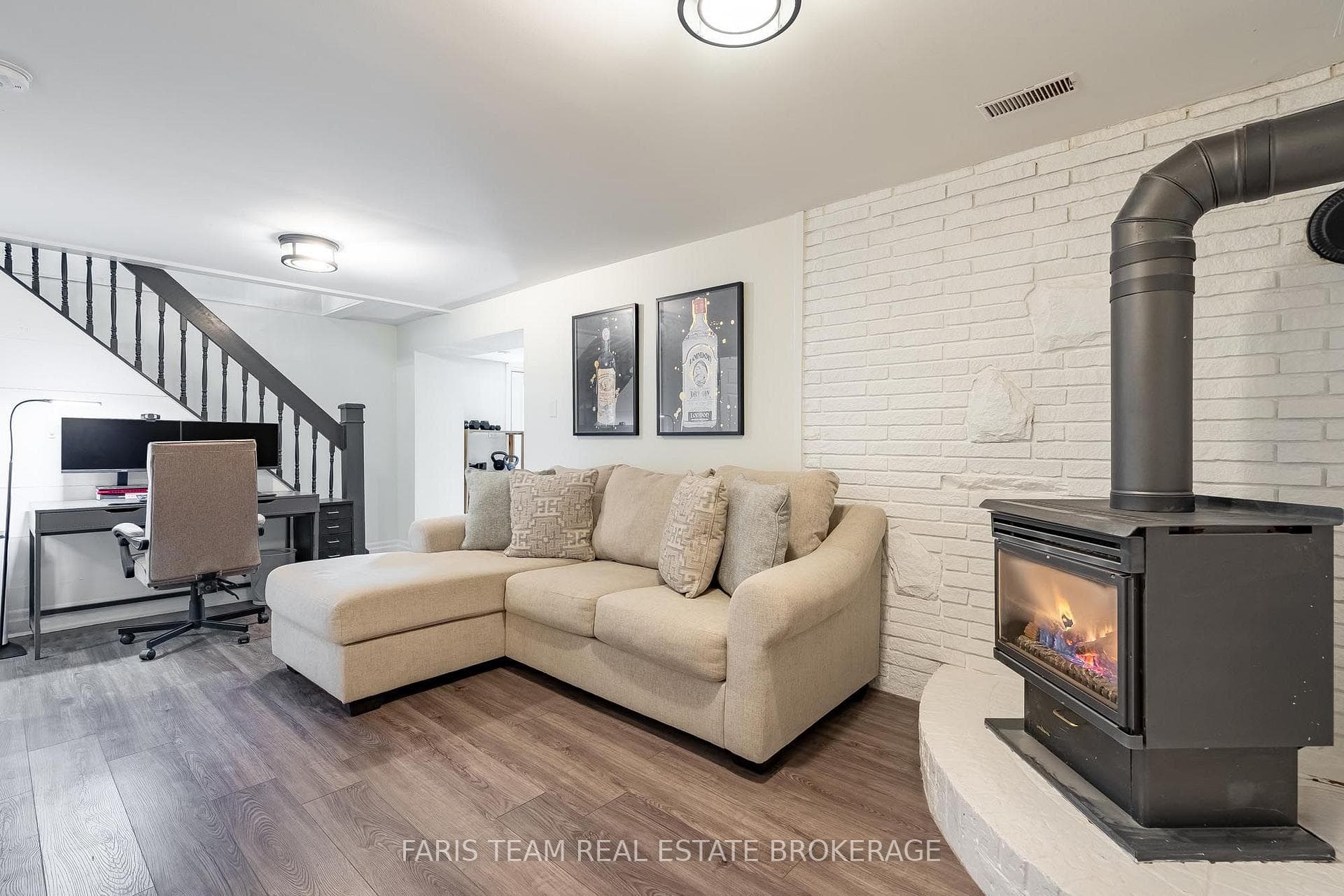 49 Huronwoods Drive photo 27