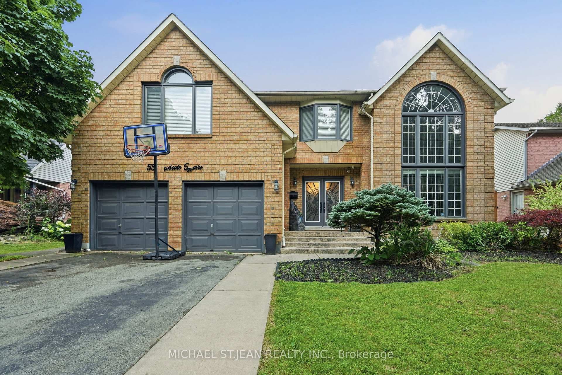 55 Woodside Square photo 2
