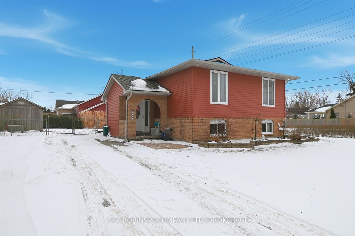 386 Daytona Drive photo 1