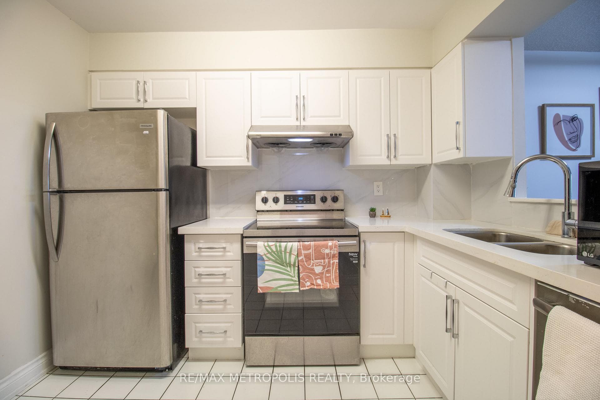 430 Mclevin Avenue Unit 801 photo 19
