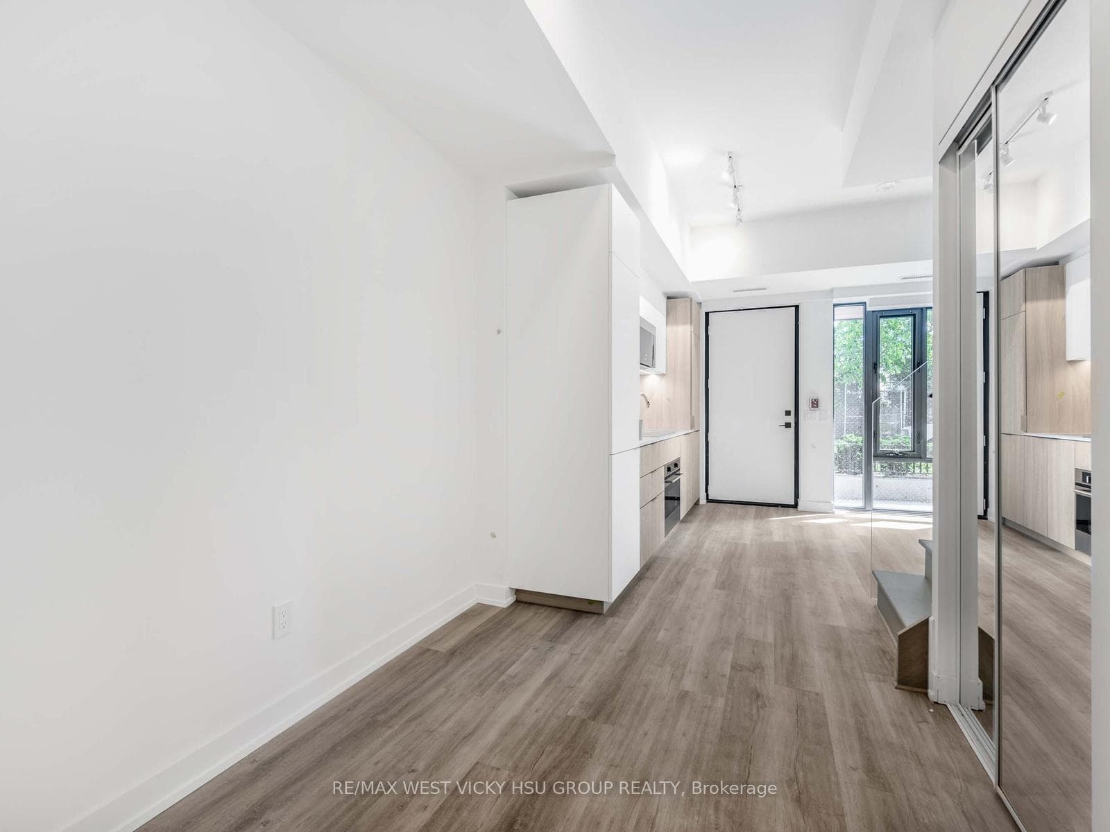 28 Eastern Avenue Unit TH105 #6 photo 8