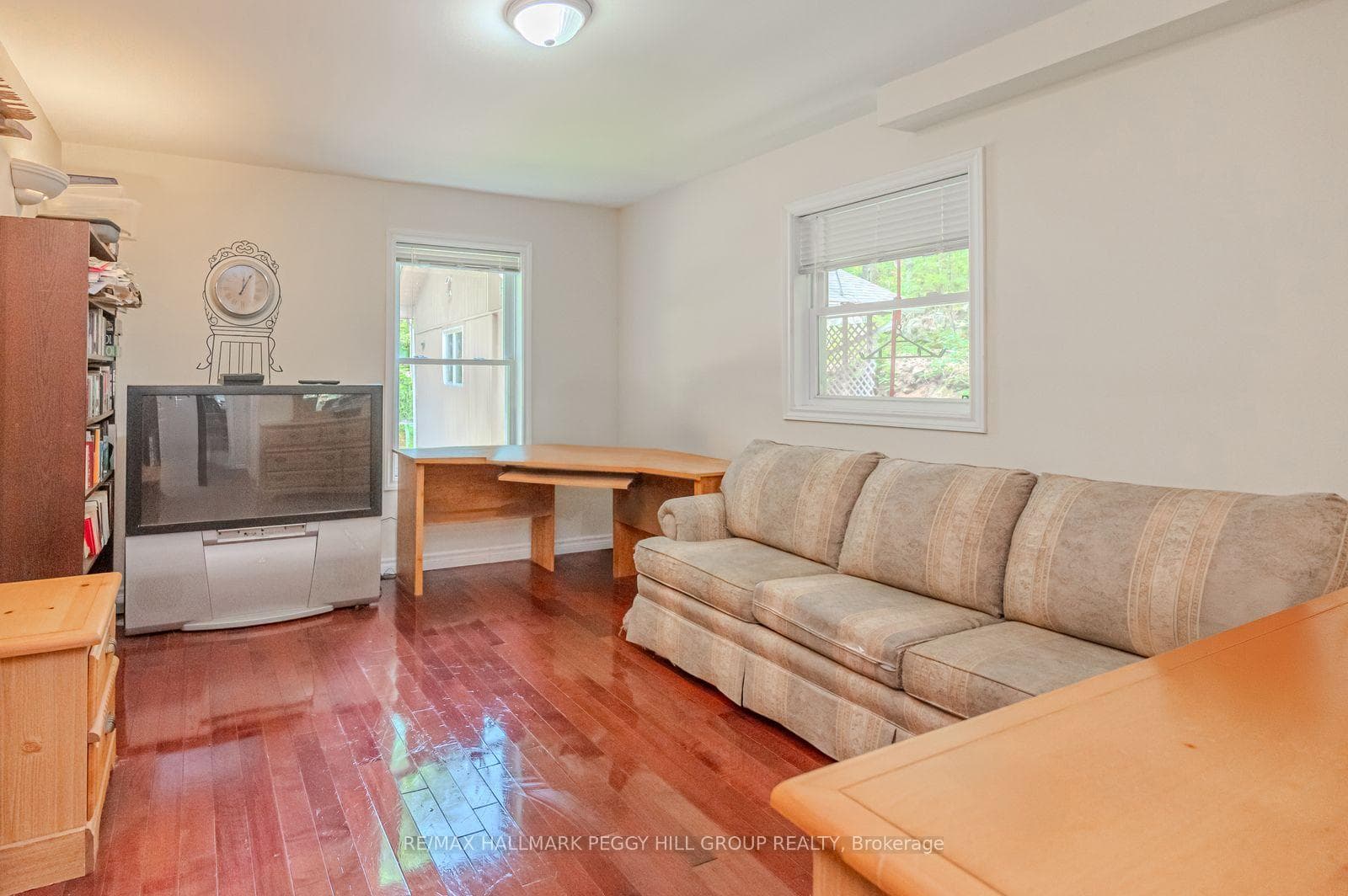 4 Clover Court photo 8