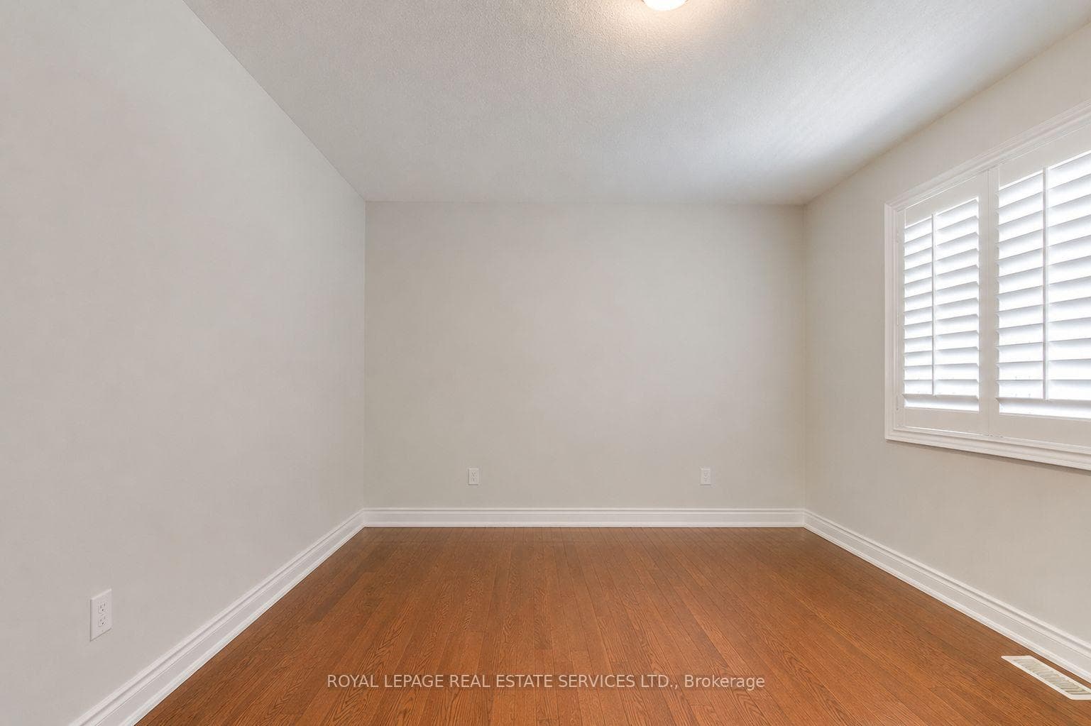 2473 Tesla Crescent photo 34