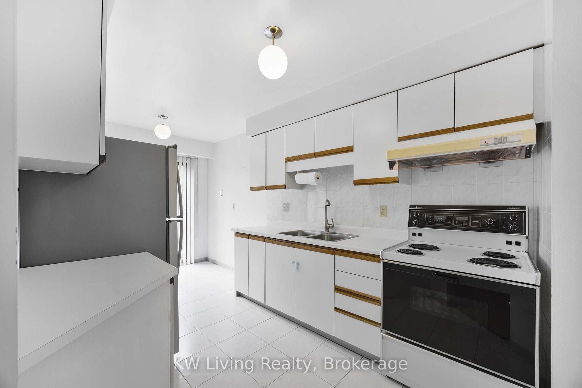 66 Placentia Boulevard photo 7