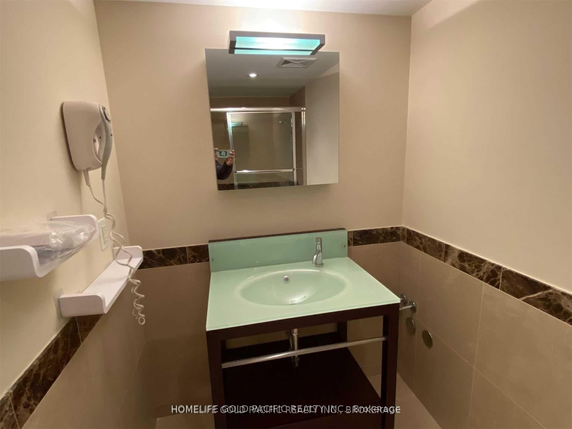 650 Sheppard Avenue Unit 407 photo 22