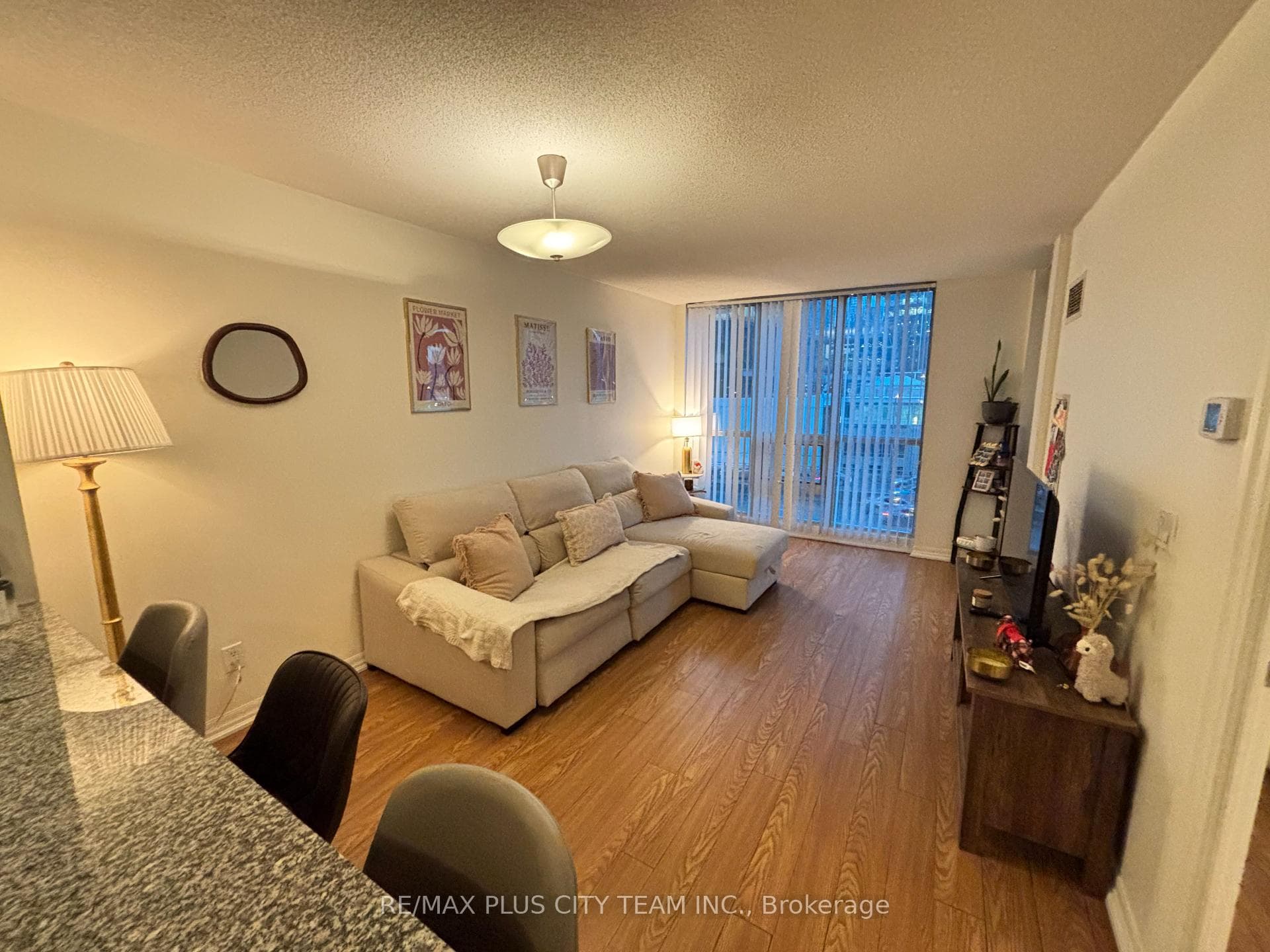 16 Yonge Street Unit 703 photo 4