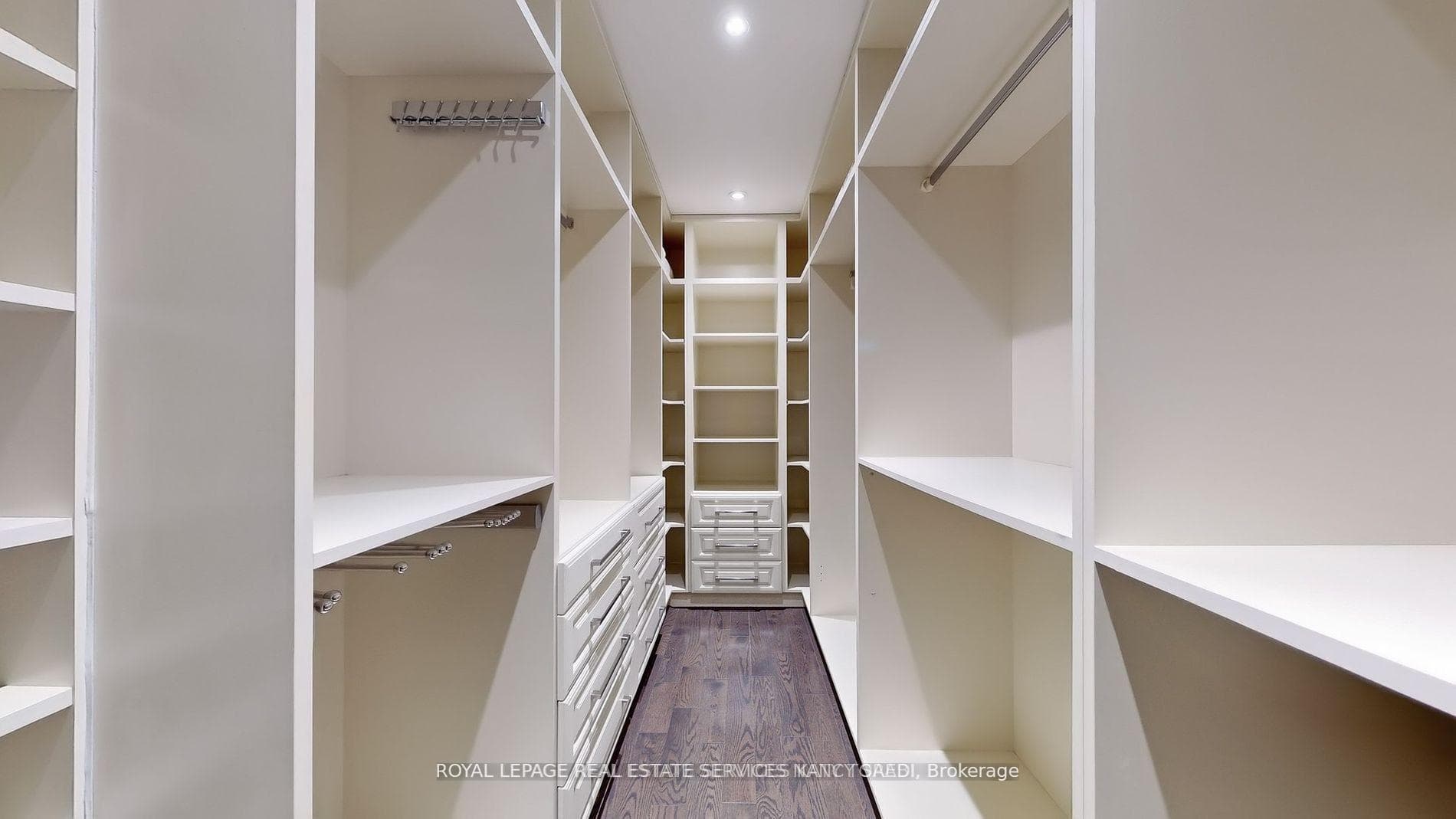 136 Denlow Boulevard photo 25