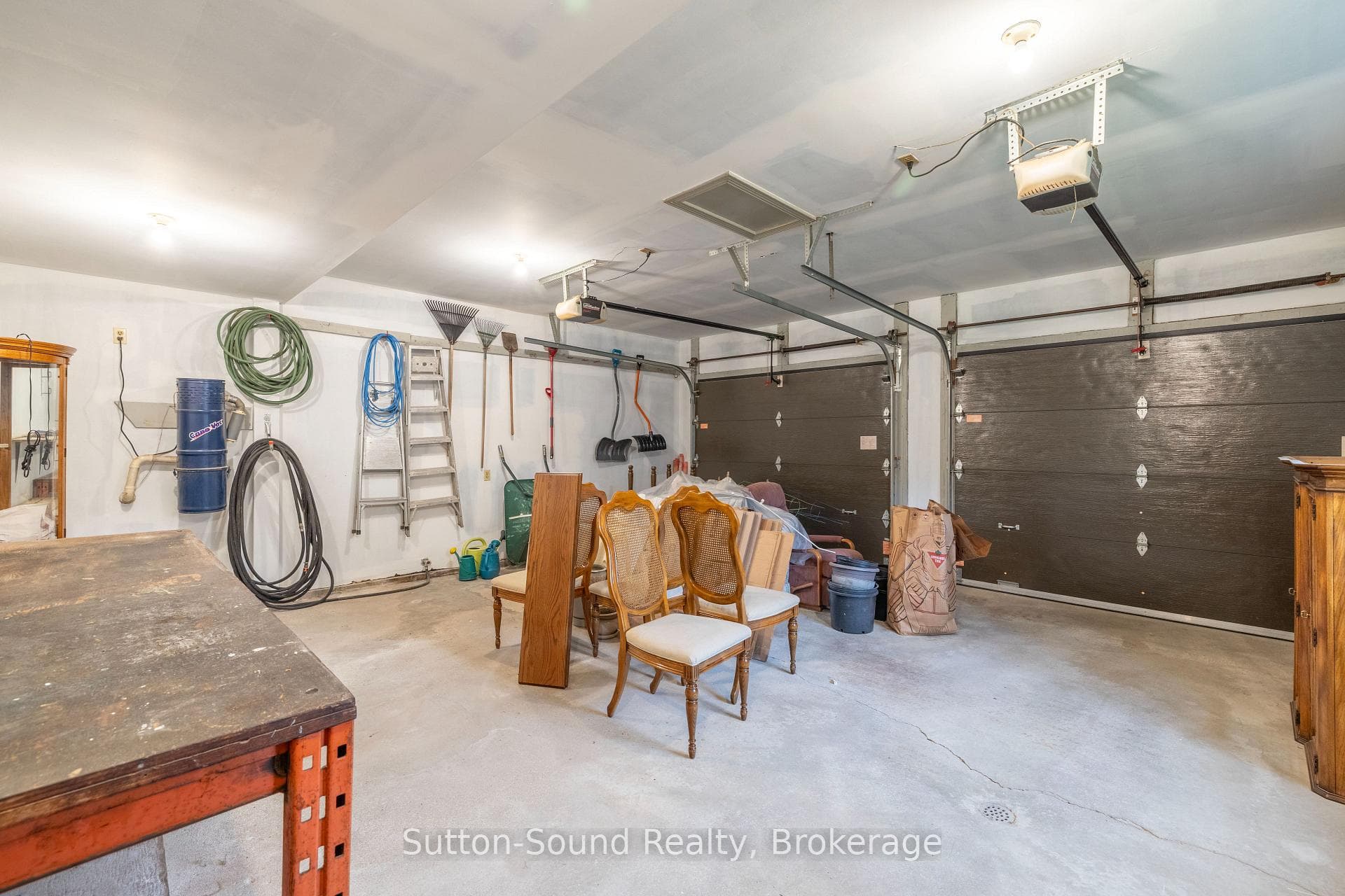 2 Car Garage
