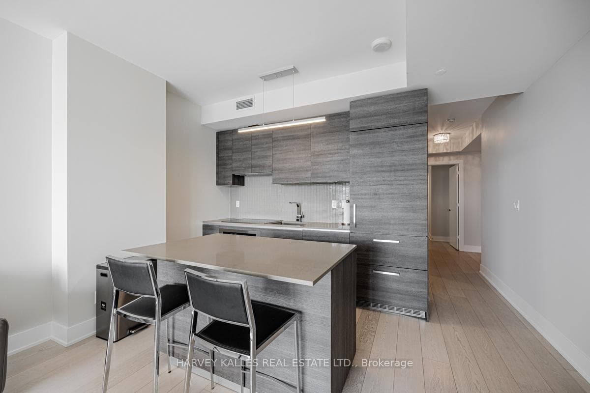 200 Bloor Street Unit 1001 photo 8