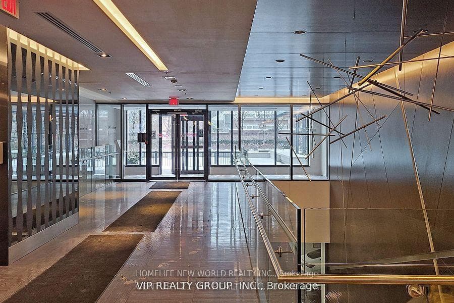 28 Ted Rogers Way Unit 811 photo 25