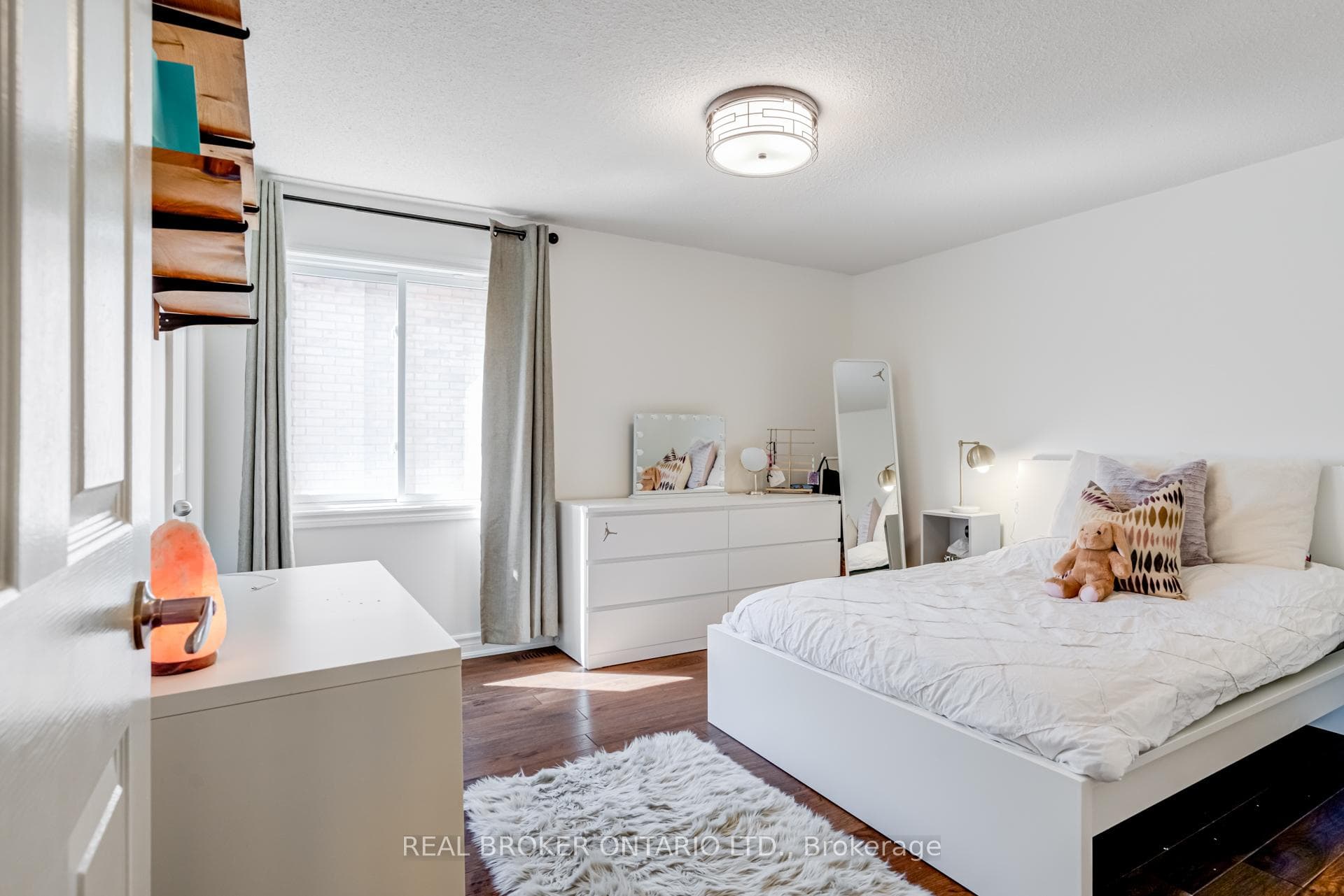 2054 Pelee Boulevard photo 21