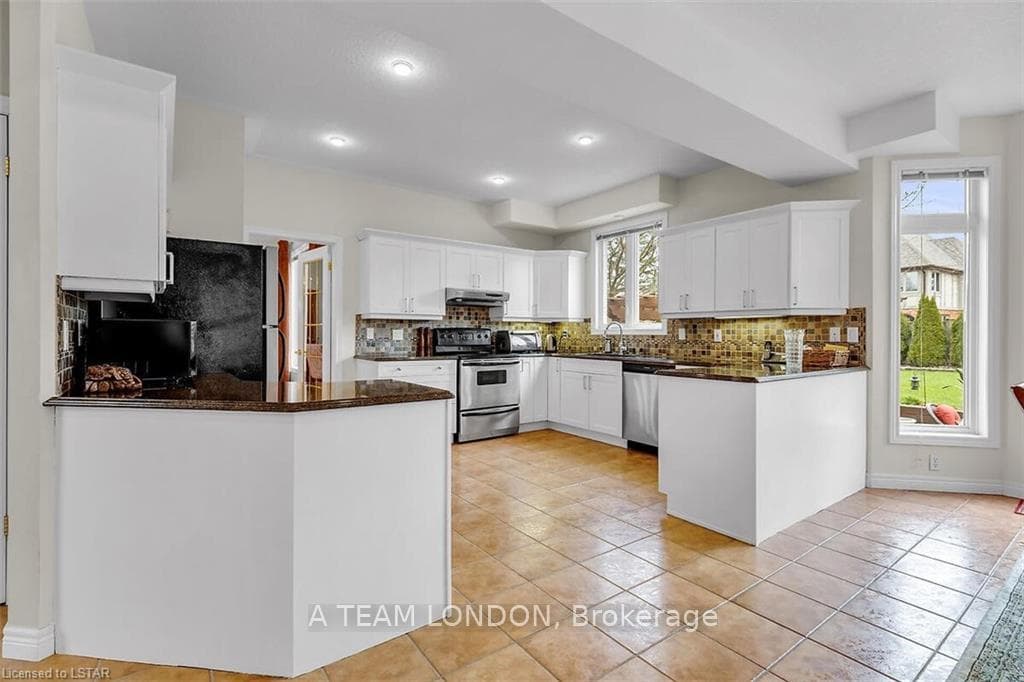 206 Ambleside Drive photo 13