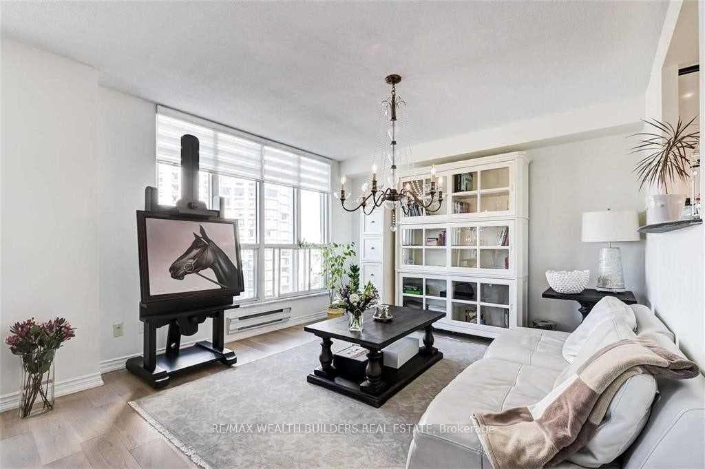 2285 Lake Shore Boulevard Unit 911 photo 6