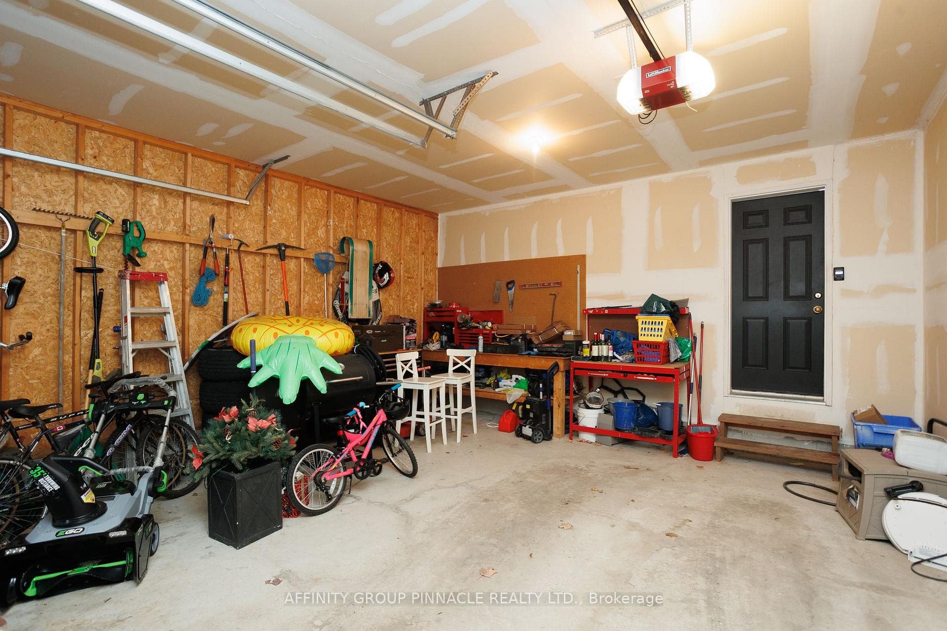 89 Maplewood Avenue photo 35