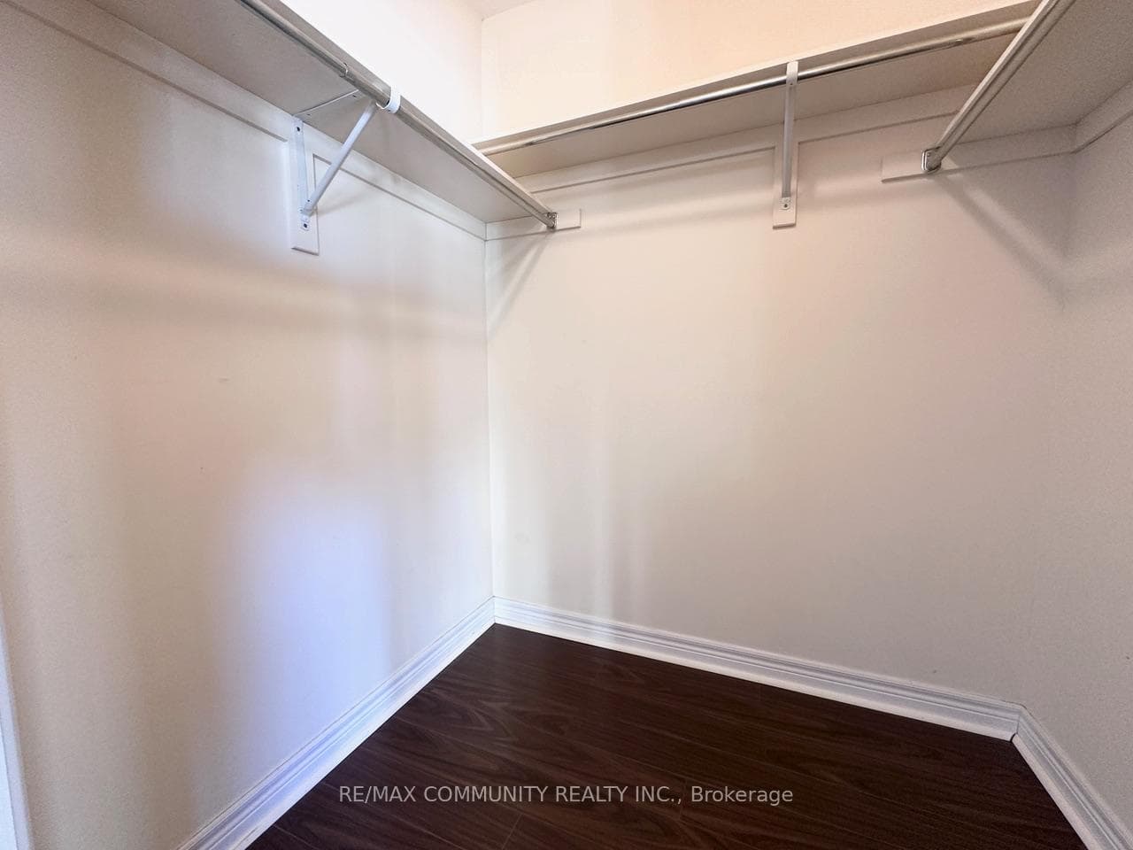 2452 Earl Grey Avenue photo 18