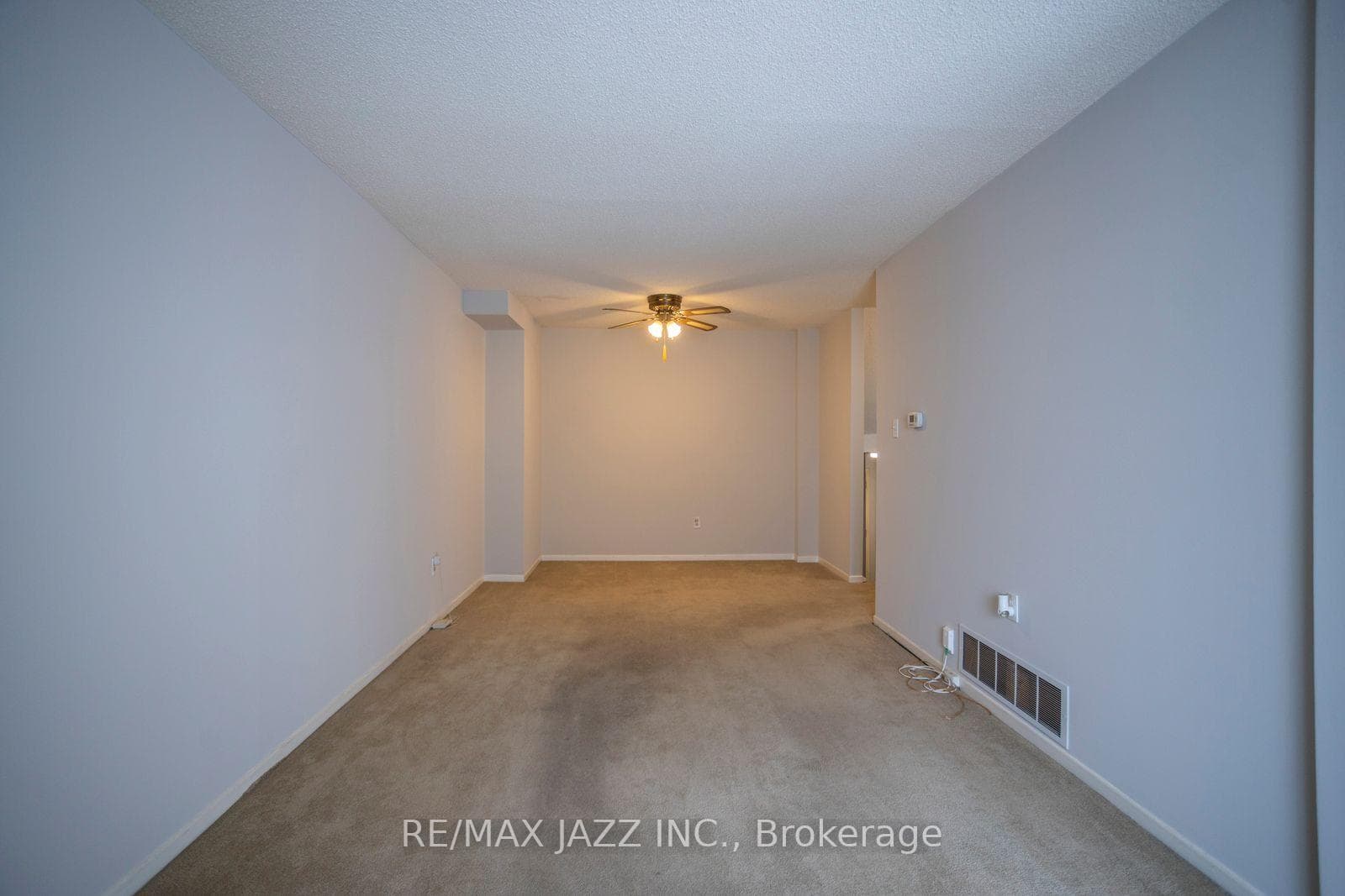 77 Caronia Square photo 7