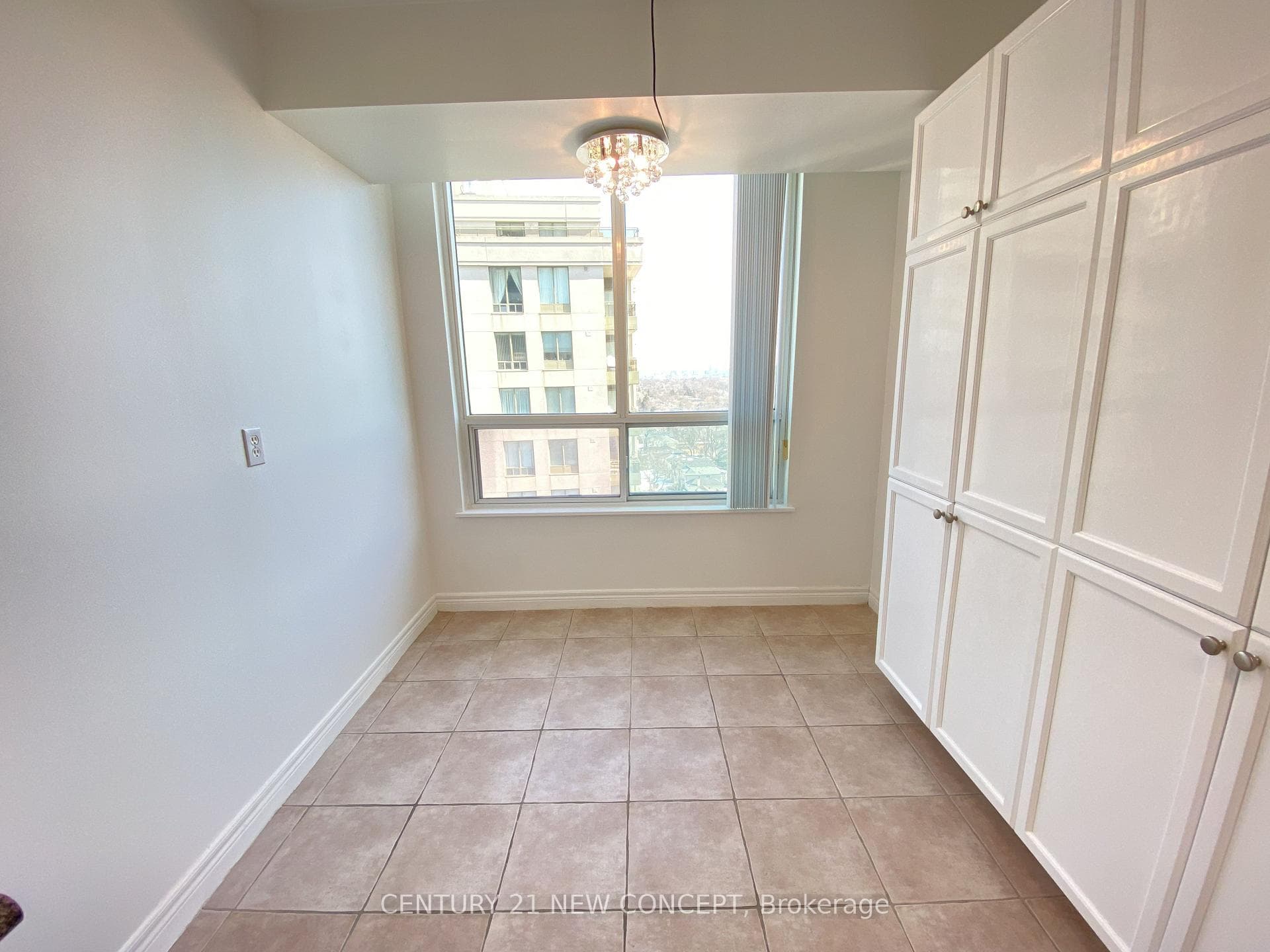 18 Parkview Avenue Unit 2006 photo 12