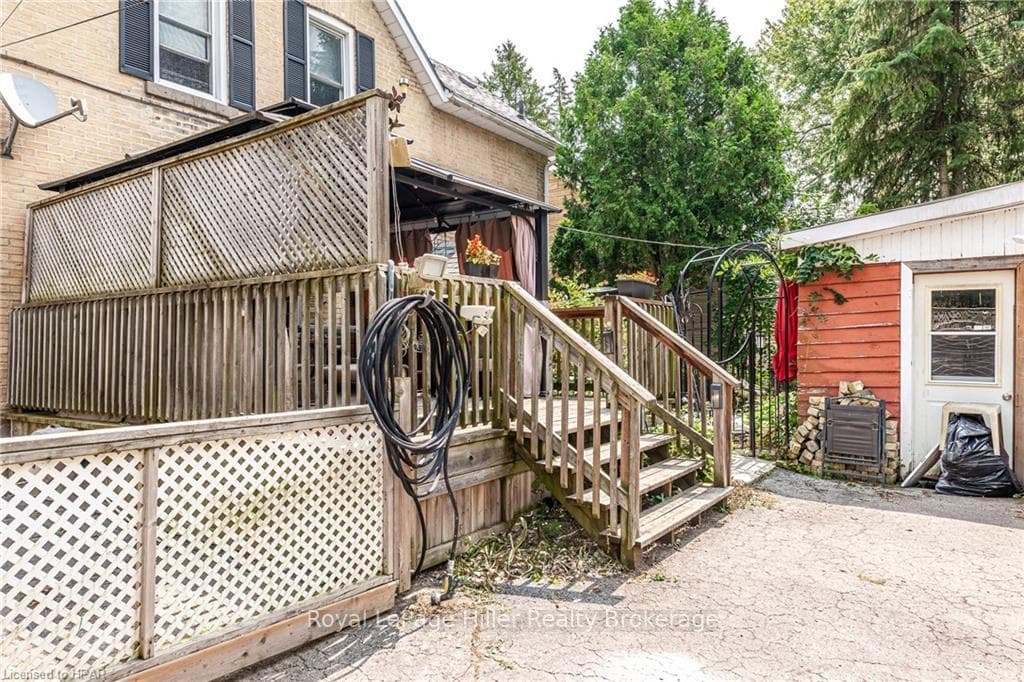 84 MCNAB Street photo 28
