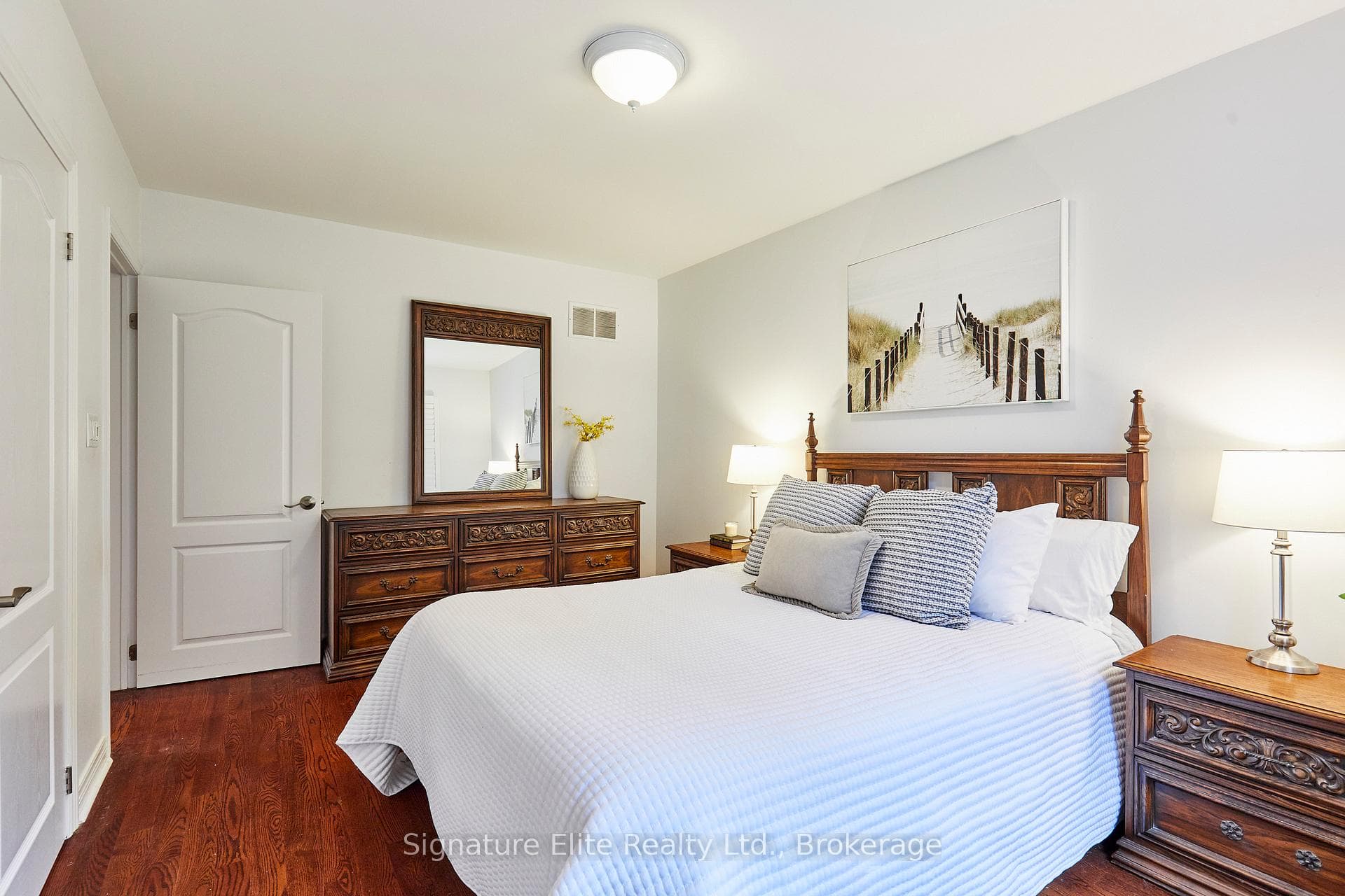 10 Bardwell Crescent photo 19