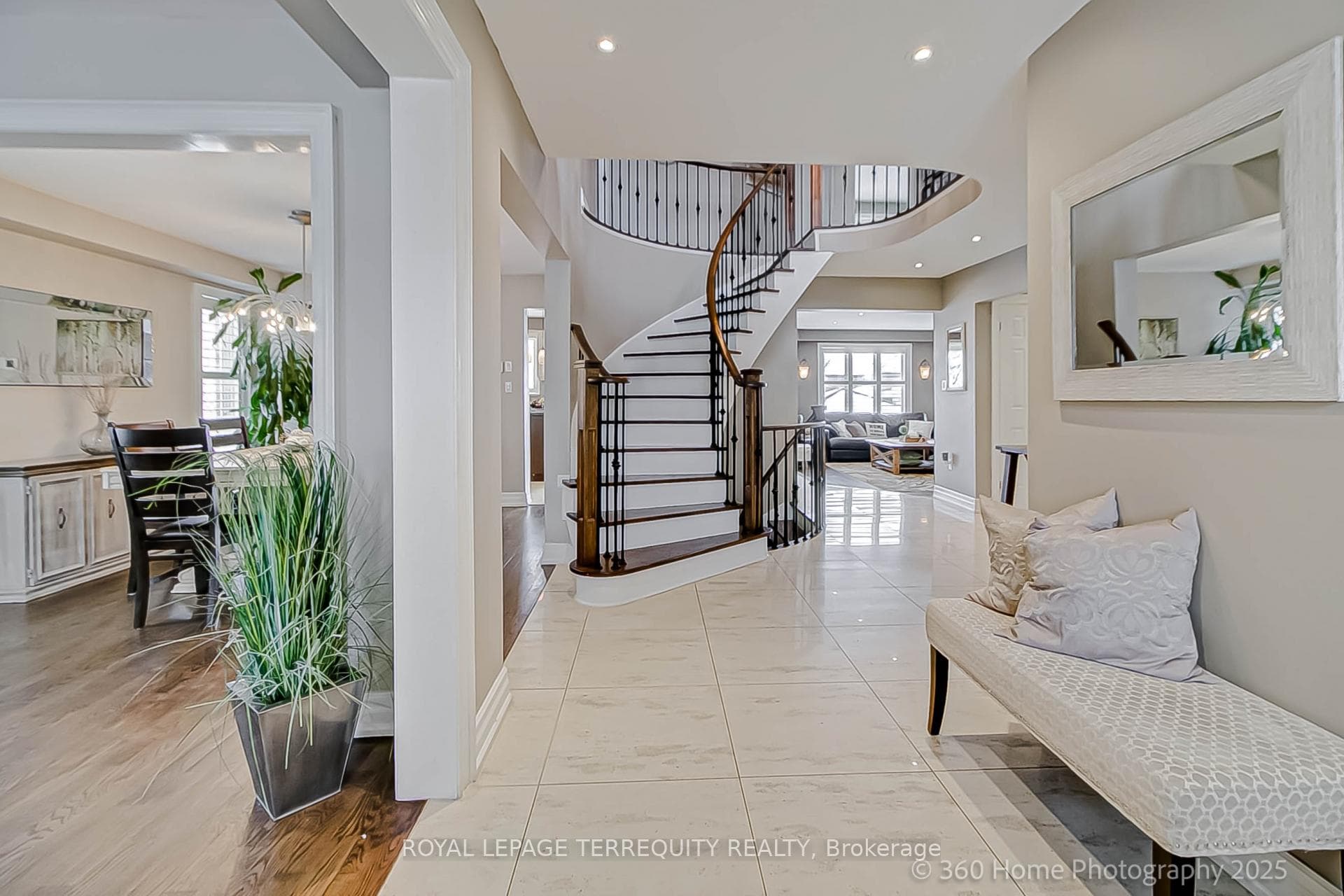 258 Landsbridge Street photo 4