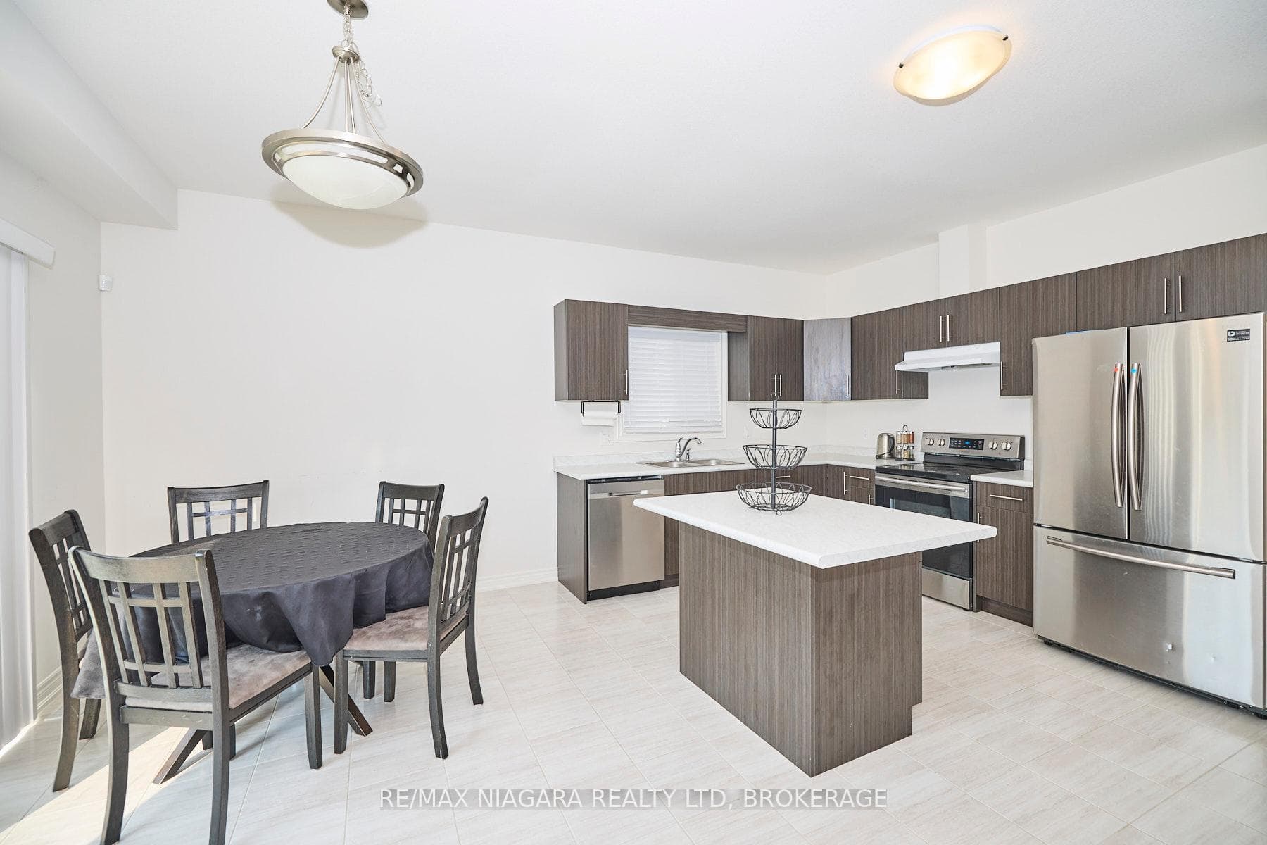 3595 Carolina Court photo 11