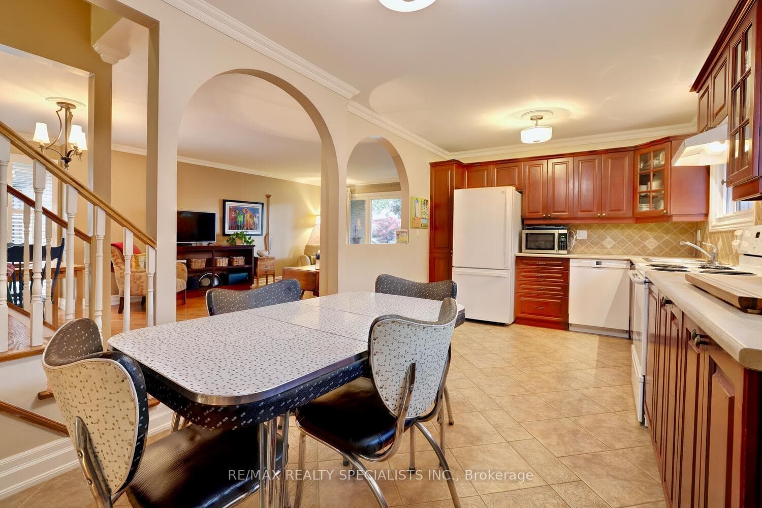 322 Louis Drive photo 10