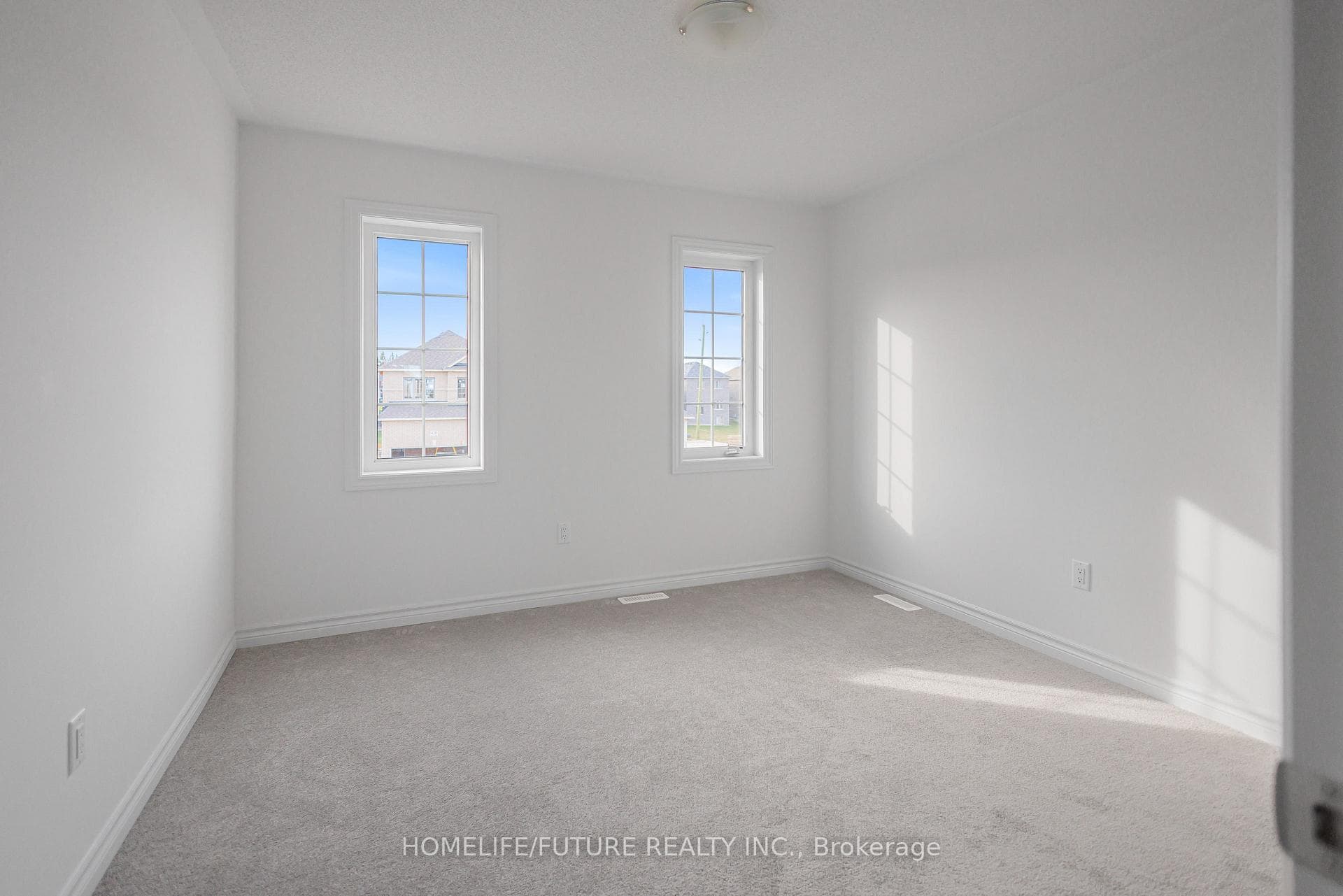 419 Vandusen Avenue photo 6