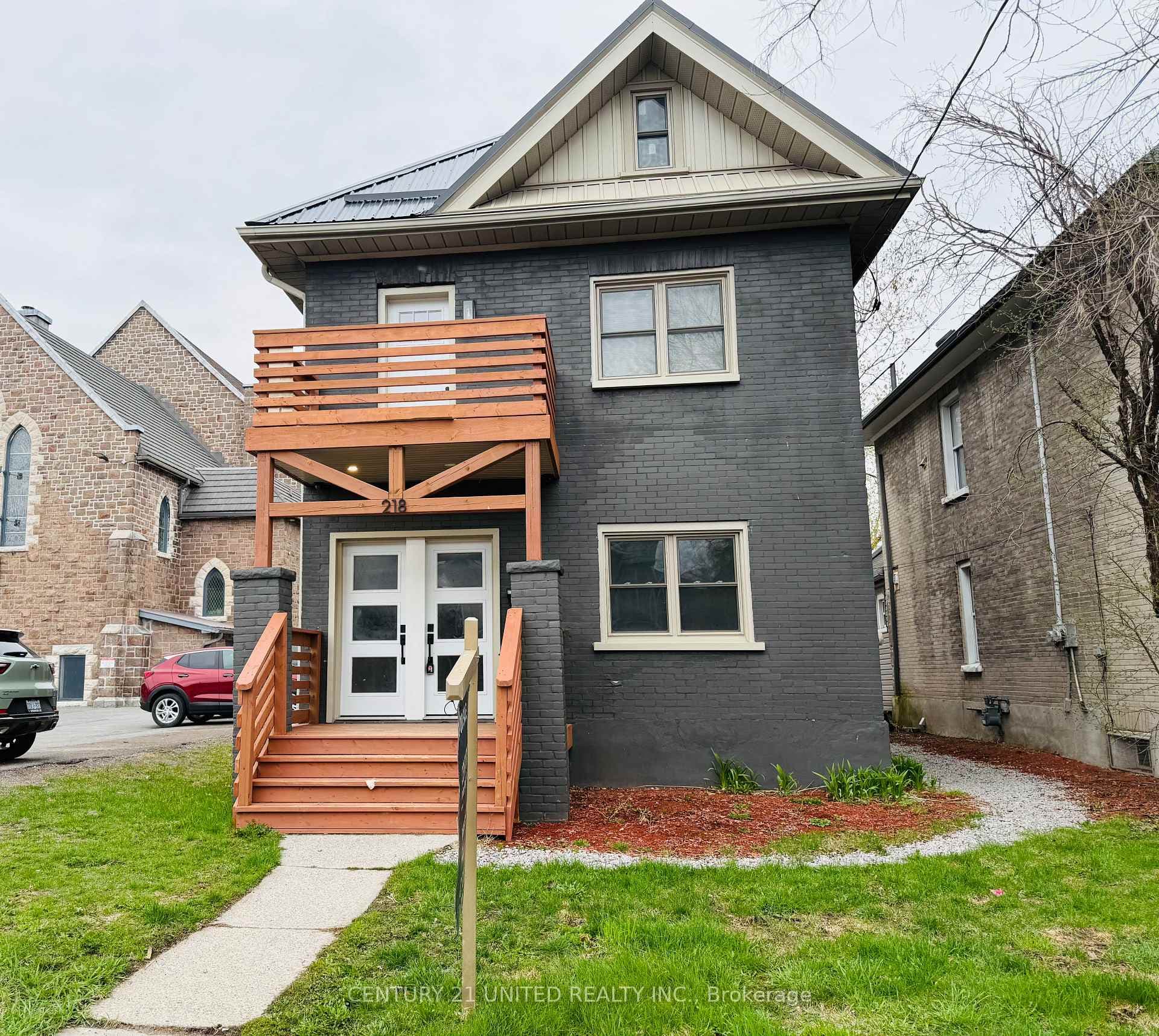 218 Park Street photo 2