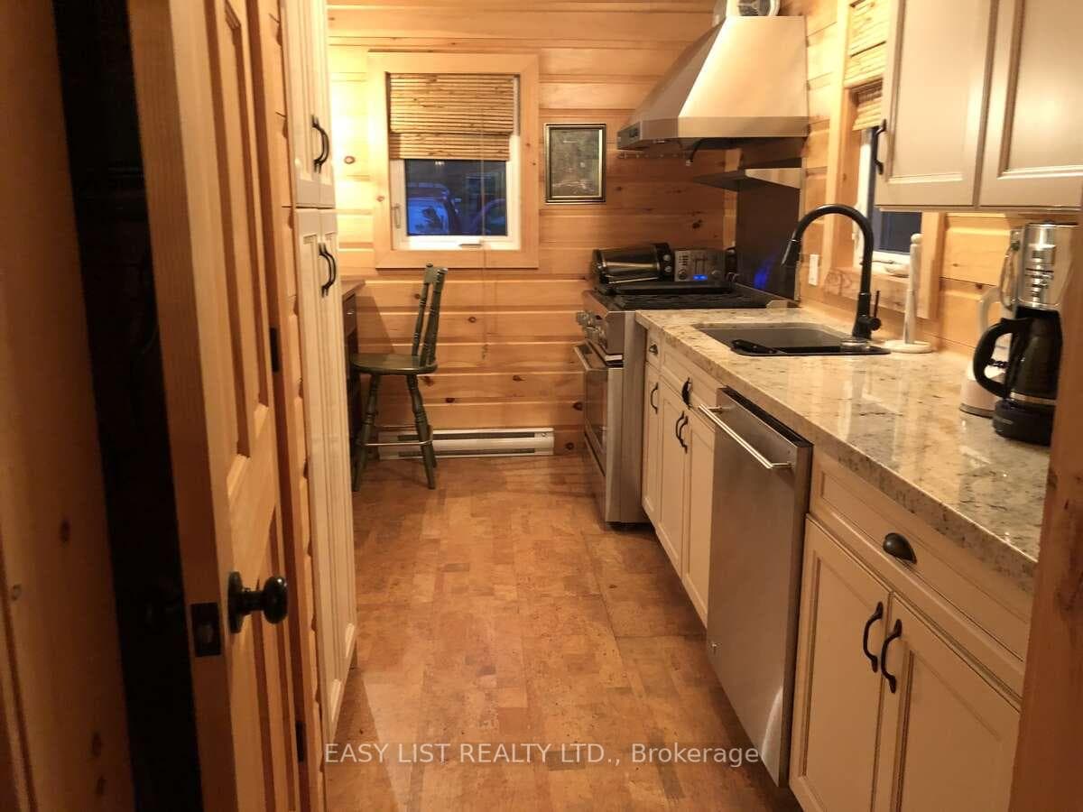 58 Leslie Frost Lane photo 17