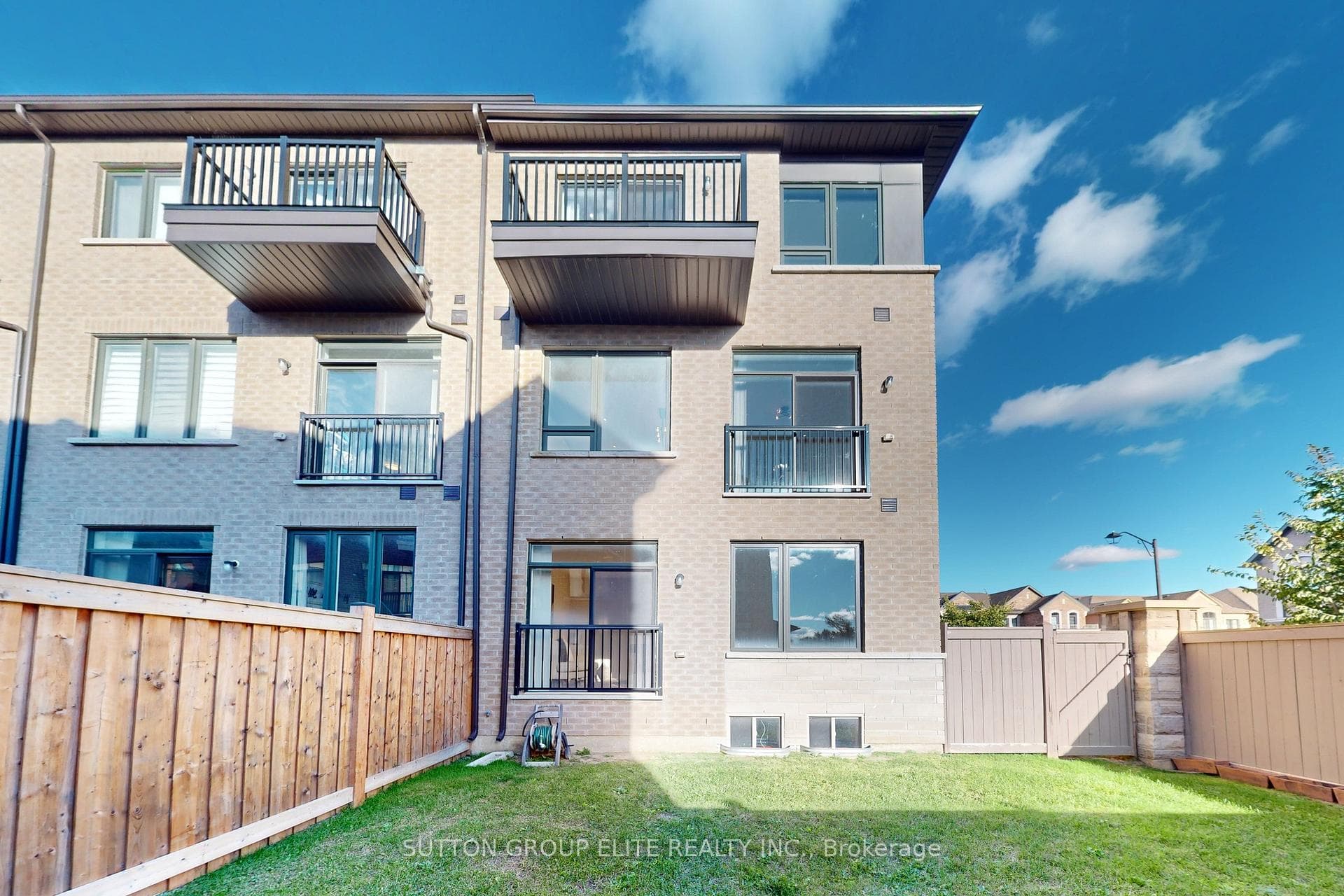 92 Hilts Drive photo 40