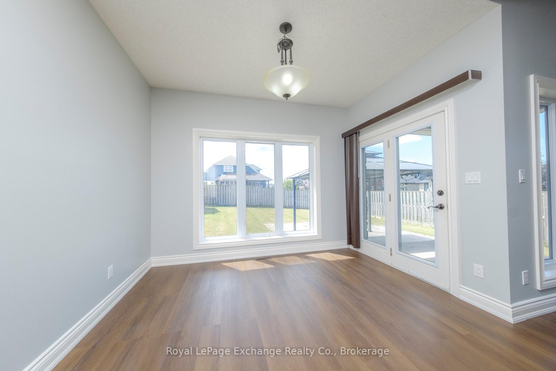 310 Wieck Boulevard photo 19