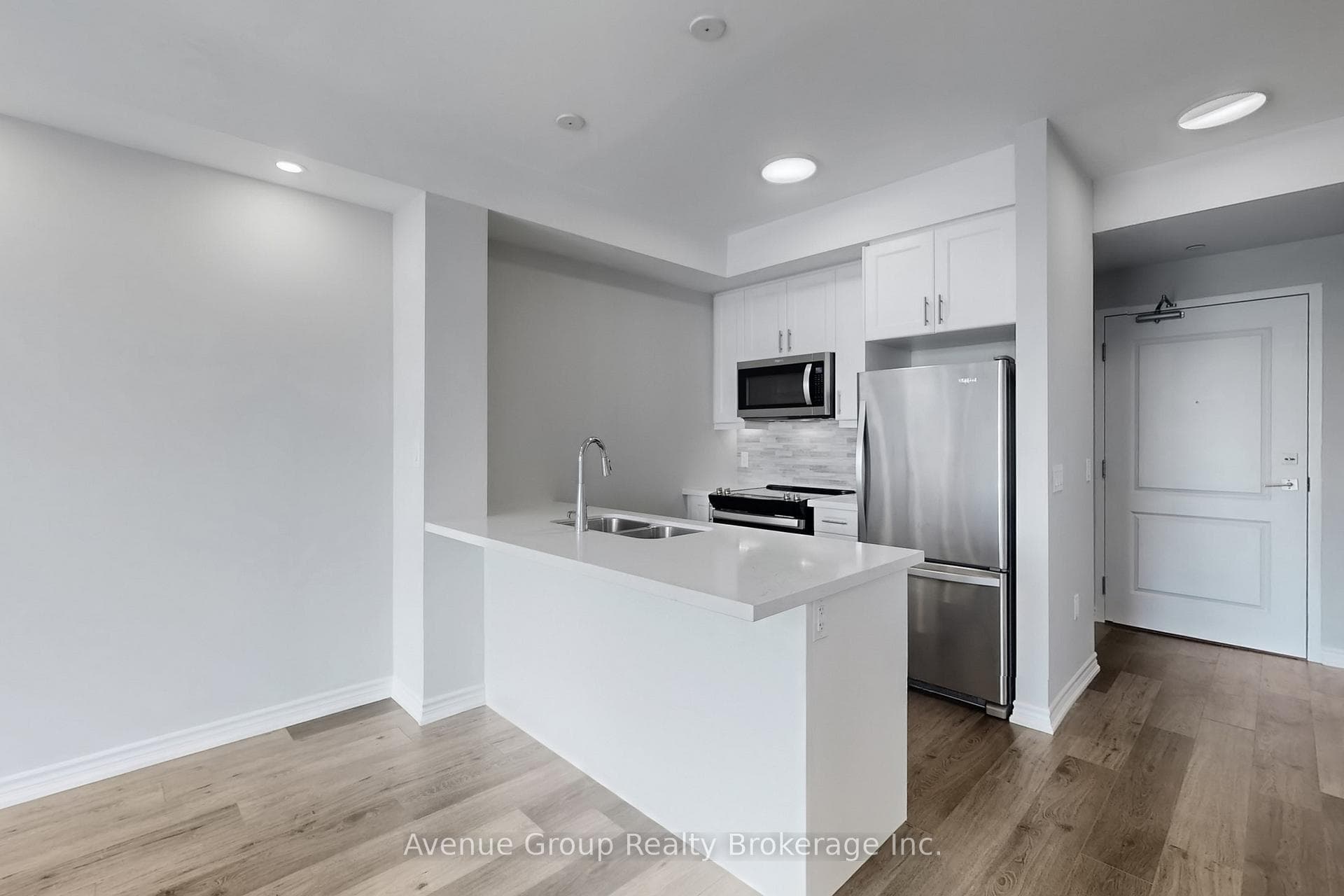 5055 Greenlane Road Unit 520 photo 8