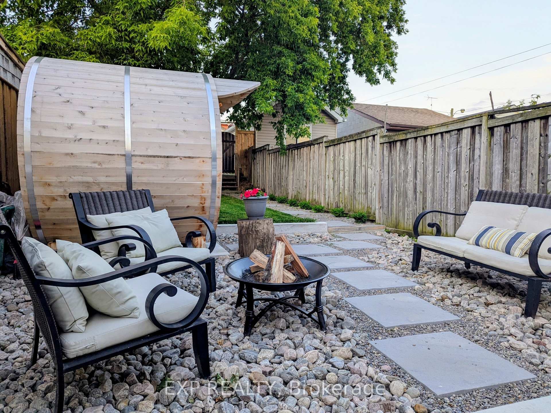 37 Gilbert Avenue photo 27
