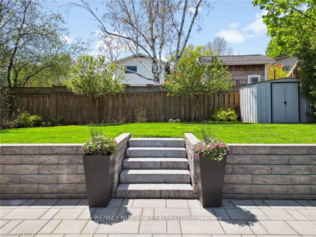 6 Sunrise Crescent photo 32