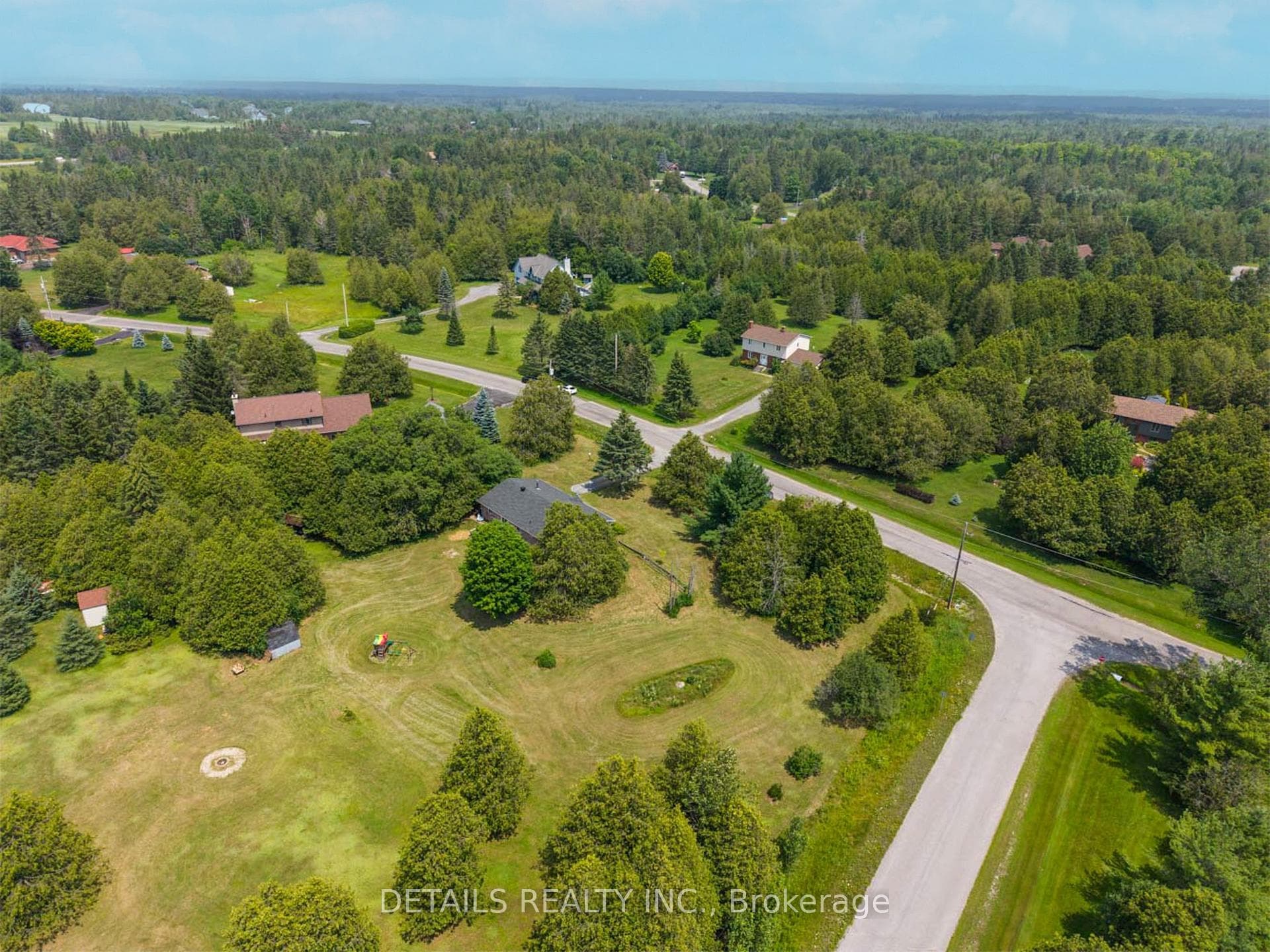 120 Delaney Drive photo 45
