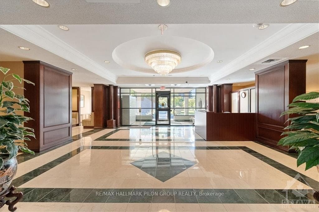 1705 PLAYFAIR Drive Unit PH6 photo 18