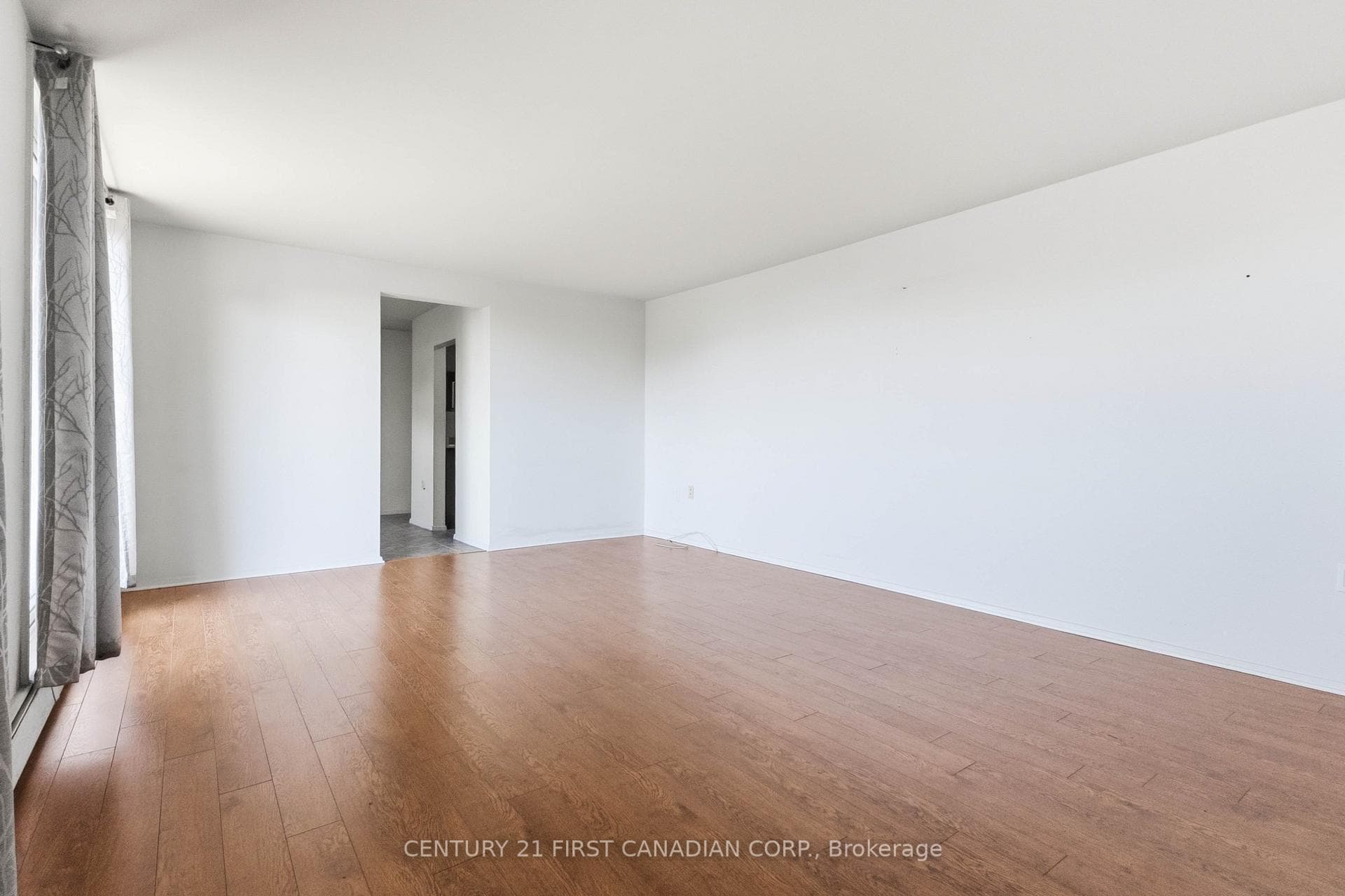 931 Wonderland Road Unit 707 photo 13