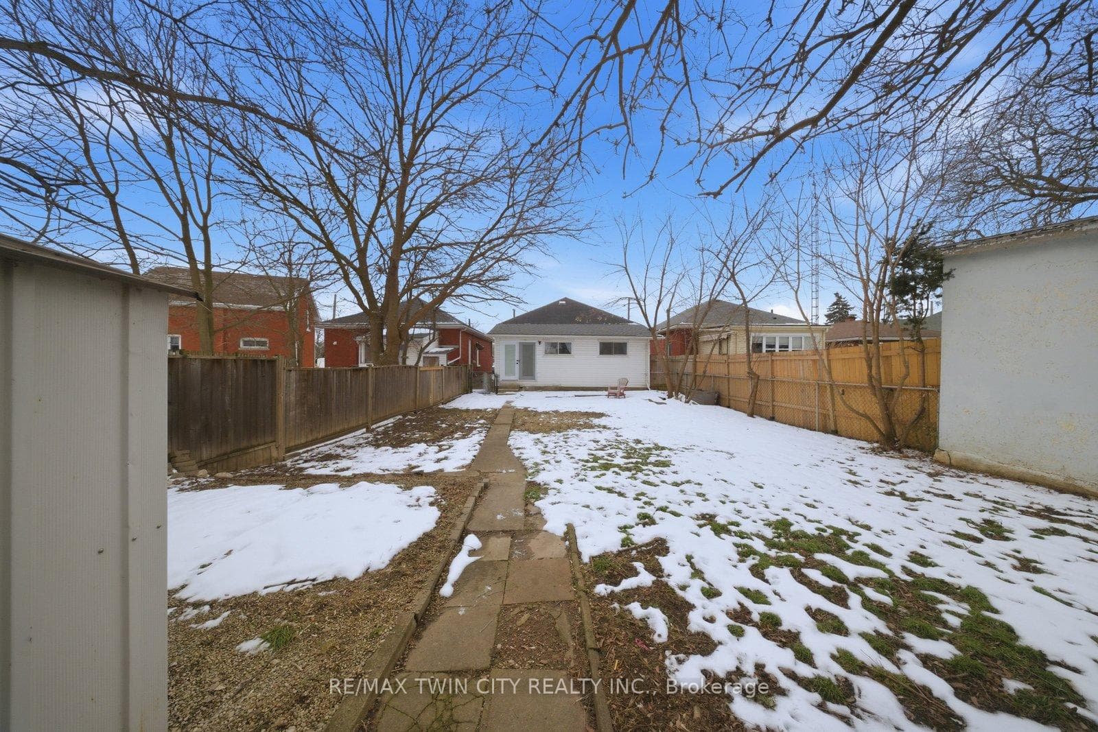 13 Salisbury Avenue photo 28