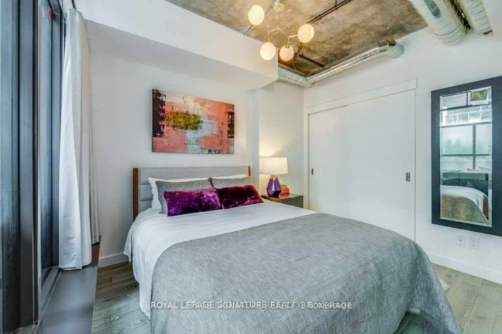 111 Bathurst Street Unit 613 photo 5