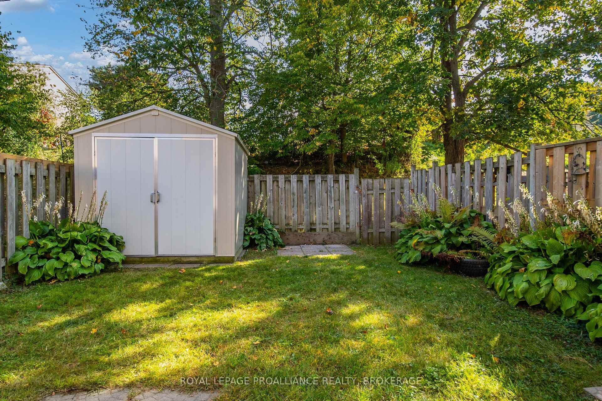 16 Rosemund Crescent photo 38