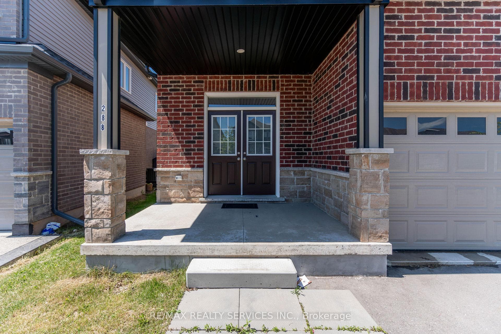 288 Freure Drive photo 3
