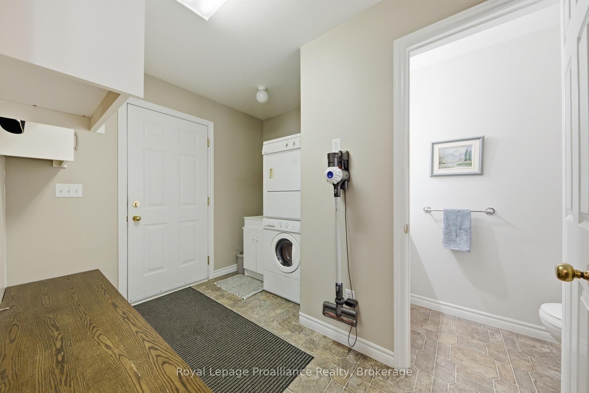 31 Huron Drive photo 25