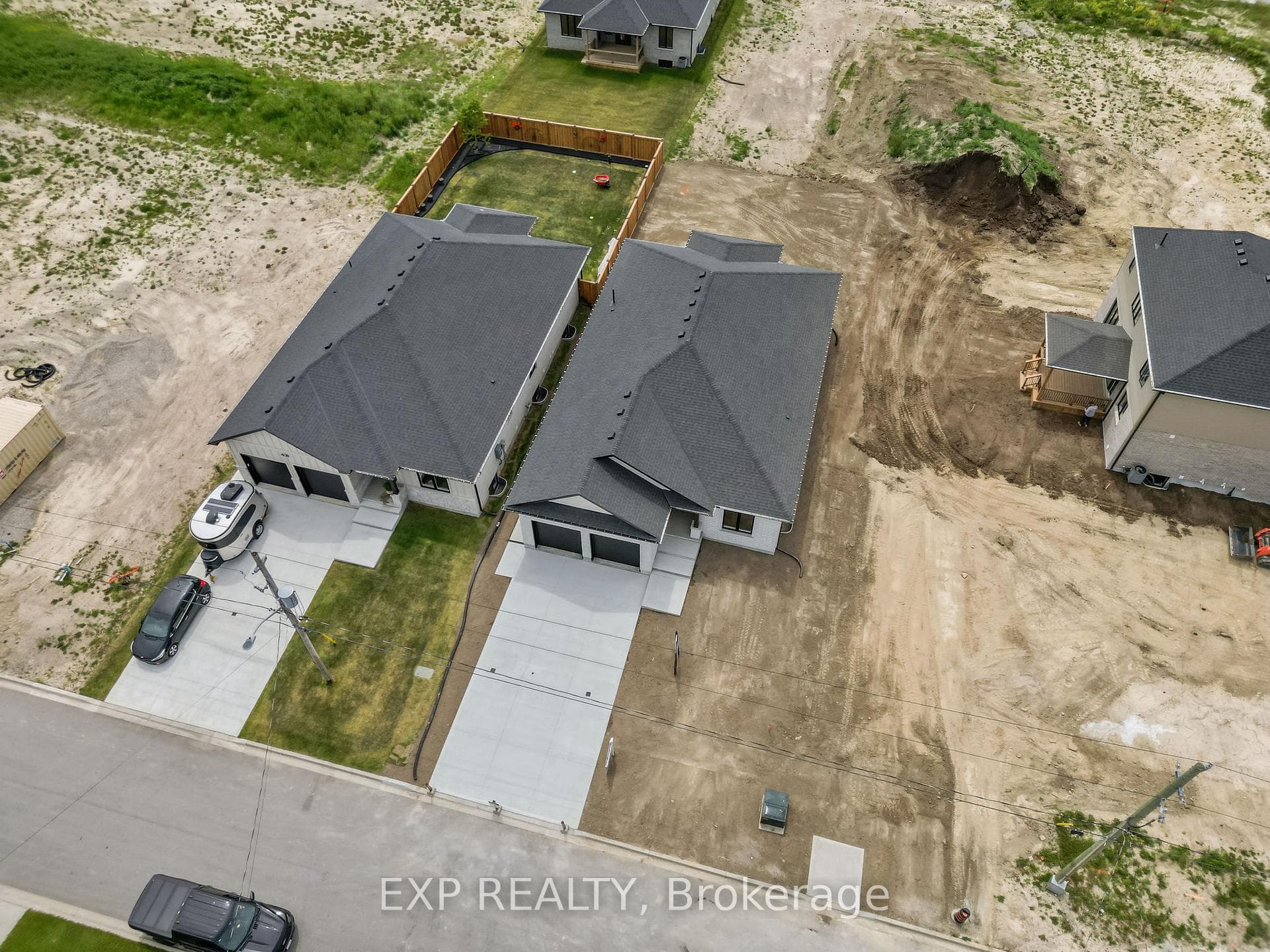 404 Erie Street photo 34
