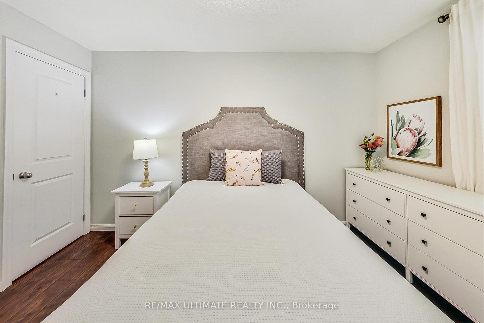 8 Markburn Court photo 17